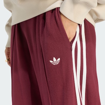 Loosefit Pantaloni di ADIDAS ORIGINALS in rosso