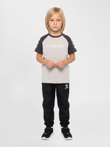 Hummel T-Shirt in Grau