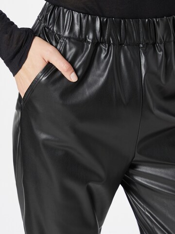 Sisley Regular Pants in Black