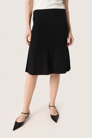 SOAKED IN LUXURY Rok 'Indianna' in Zwart: voorkant