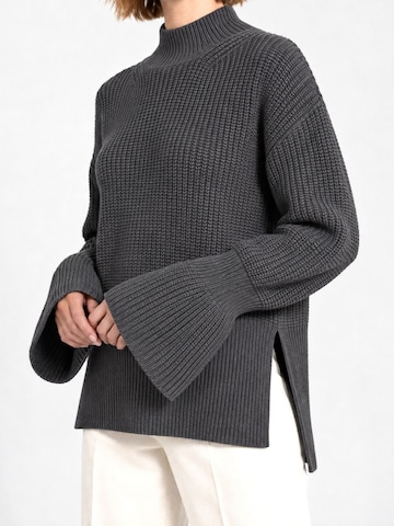 RYVAN Svetr 'Pullover' – šedá