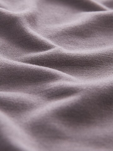 Next Top in Lila