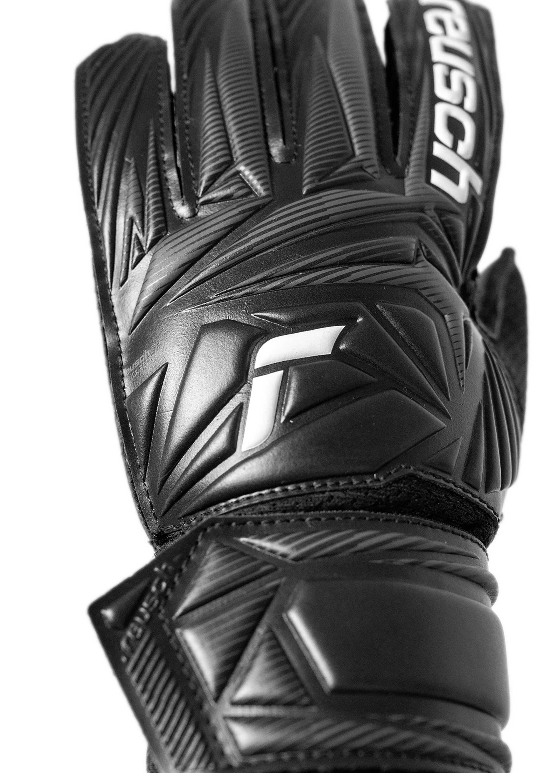 REUSCH Sports gloves 'Attrakt Solid Junior' in Black