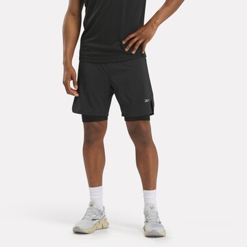 Reebok regular Παντελόνι φόρμας σε μαύρο: μπροστά