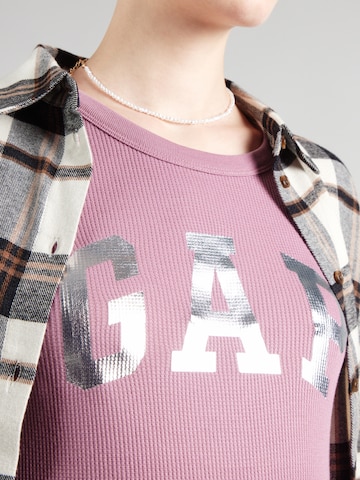 purpurinė GAP Marškinėliai