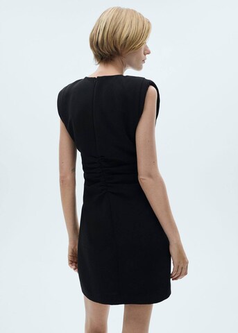 Rochie 'Cara' de la MANGO pe negru