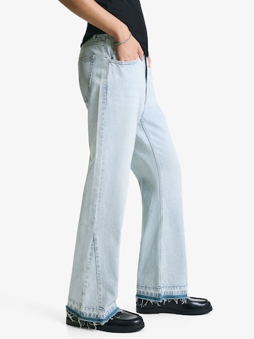 Bershka Regular Jeans in Blau