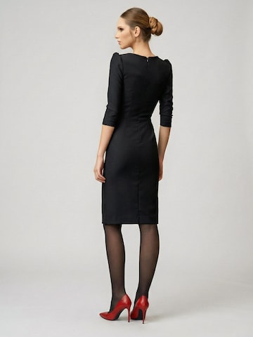 AVENUE N°29 Klänning 'Rounded Neckline Midi Dress With Front Slit' i svart