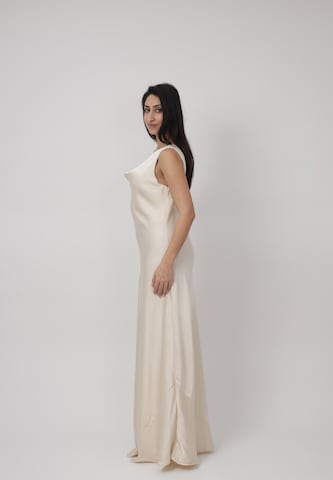 Elara Kleid in Beige