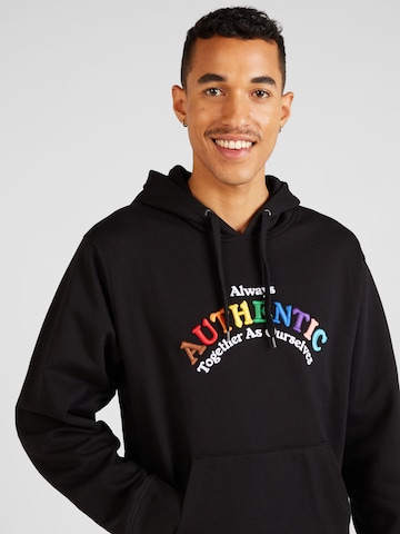 VANS Sweatshirt '2023 PRIDE' i svart