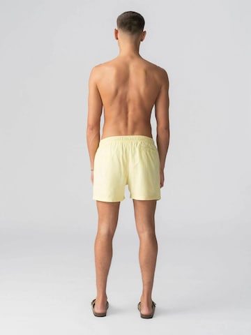Shorts de bain ' Swimshorts ' TEESHOPPEN en jaune