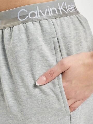 Effilé Pantalon Calvin Klein Underwear en gris