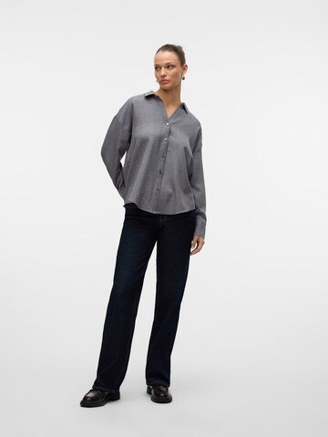 Camicia da donna 'VMMELANEY QUEENY' di VERO MODA in grigio