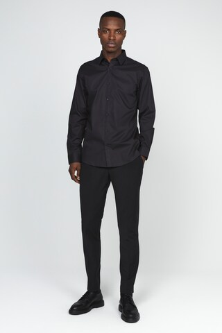 Matinique Slim fit Button Up Shirt 'Robo ' in Black