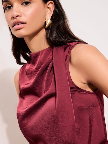 Friends Like These Blouse in Rood