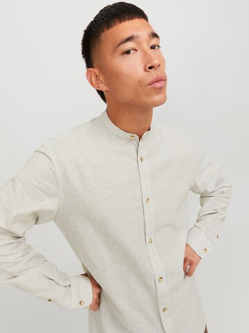 JACK & JONES Comfort Fit Skjorte 'JJSummer Band' i brun