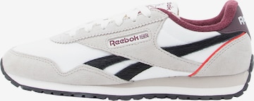 Reebok Ниски маратонки 'CLASSIC' в бяло: отпред