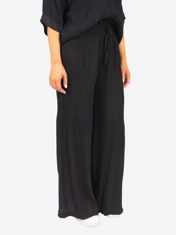 Seasons of April Loosefit Broek 'Tessa' in Zwart