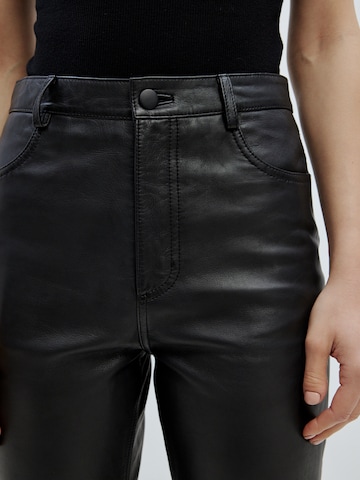 EDITED Normalny krój Spodnie 'Oonagh' w kolorze czarny