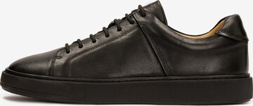 Sneaker bassa di Kazar in nero: frontale