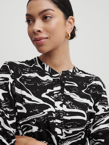 b.young - Vestidos camiseiros 'Josa' em preto