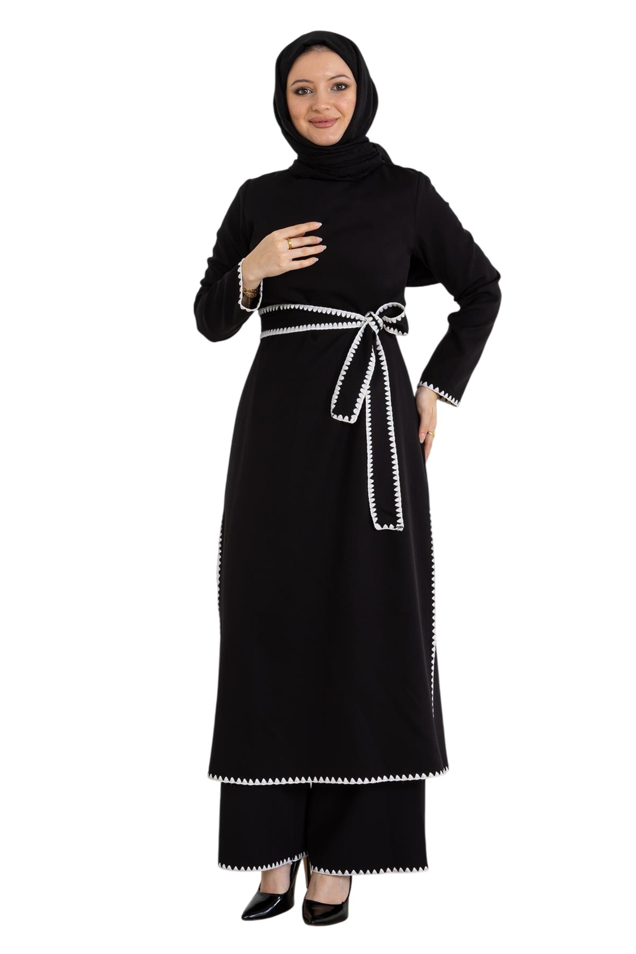 Pantalons de tailleur MODAMIHRAM en noir : devant