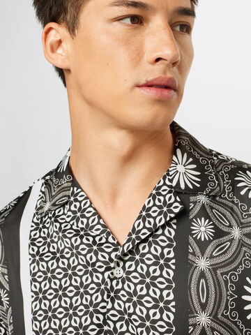 River Island - Ajuste regular Camisa en negro