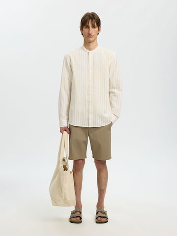 Coupe regular Chemise 'SLHClay' SELECTED en jaune