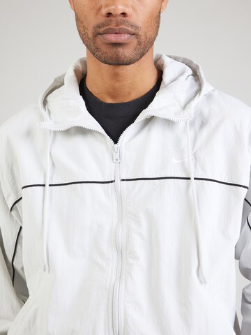 Nike Sportswear - Chaqueta de entretiempo 'CLUB' en gris