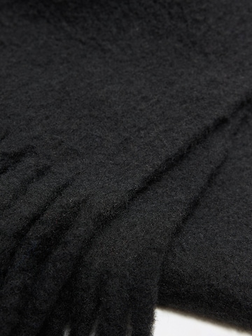 Bershka Schal in Schwarz