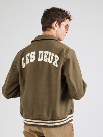 Les Deux Jacke 'Felipe Varsity' in Grün: Vorderseite