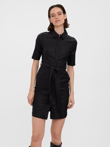 Robe-chemise 'MAYA' VERO MODA en noir : devant