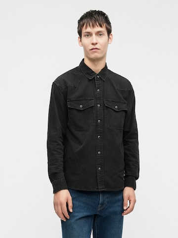 Abercrombie & Fitch Regular fit Риза в черно: отпред