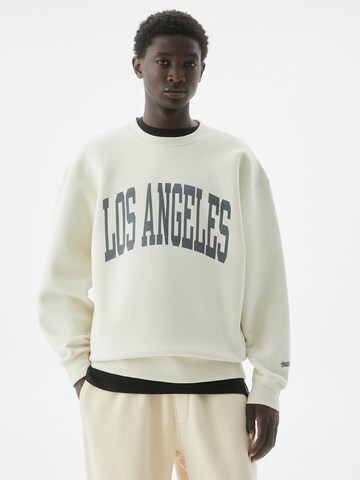 Sweat-shirt Pull&Bear en blanc : devant