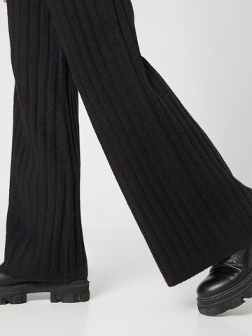 Wide leg Pantaloni 'Pieris' de la florence by mills exclusive for ABOUT YOU pe negru