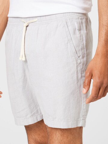 regular Pantaloni di HOLLISTER in grigio