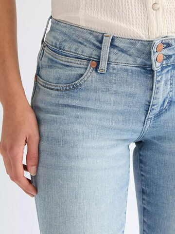 WRANGLER Regular Jeans in Blauw