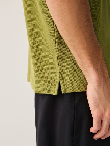 Next Тениска в зелено