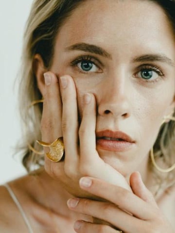 Les Reines Ring 'Eterna Wave - Statement Ring 24K Gold Plated' in Goud