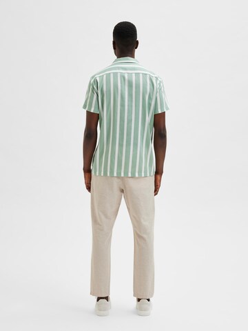 SELECTED HOMME - Ajuste confortable Camisa 'REGAIR' en verde