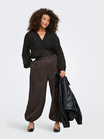 Chemisier 'CHLOEY' ONLY Carmakoma en noir