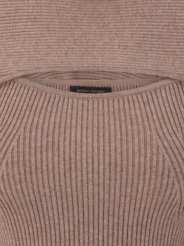 Pullover di Banana Republic Petite in grigio