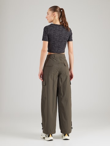 ADIDAS ORIGINALS Wide leg Cargo Pants 'Ess' in Green