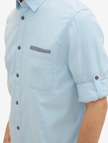 TOM TAILOR جينز مضبوط قميص بلون أزرق
