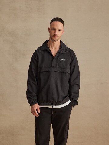 DAN FOX APPAREL Overgangsjakke 'Bennet' i sort: forside