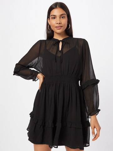 Rochie 'Levinia Dress' de la ABOUT YOU pe negru: față