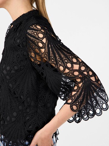 YAS - Vestidos camiseiros 'YASMOLLY' em preto