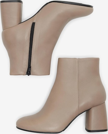 SELECTED FEMME Ankle Boots in Brown