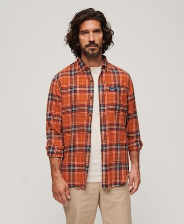 Fit confort Chemise Superdry en orange : devant