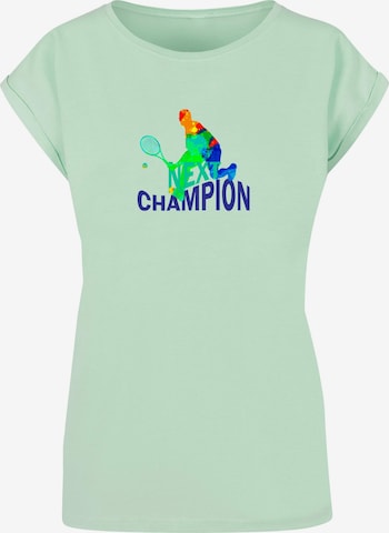 Merchcode Shirt 'Next Champion' in Groen: voorkant